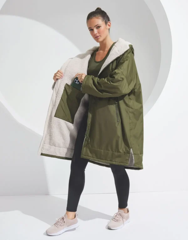 TriDri - All-Seasons Waterproof Changing Robe - Image 4